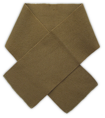 Olive‐drab knitted wool muffler. Mufflers were issued to soldiers who required extra warmth such as truck drivers and sentries. Mufflers were procured by the Army under a number of different specifications during the war, others were produced by charitable organizations such as the Red Cross for distribution to soldiers, still others were made by commercial manufacturers and sold at retail outlets and post exchanges.